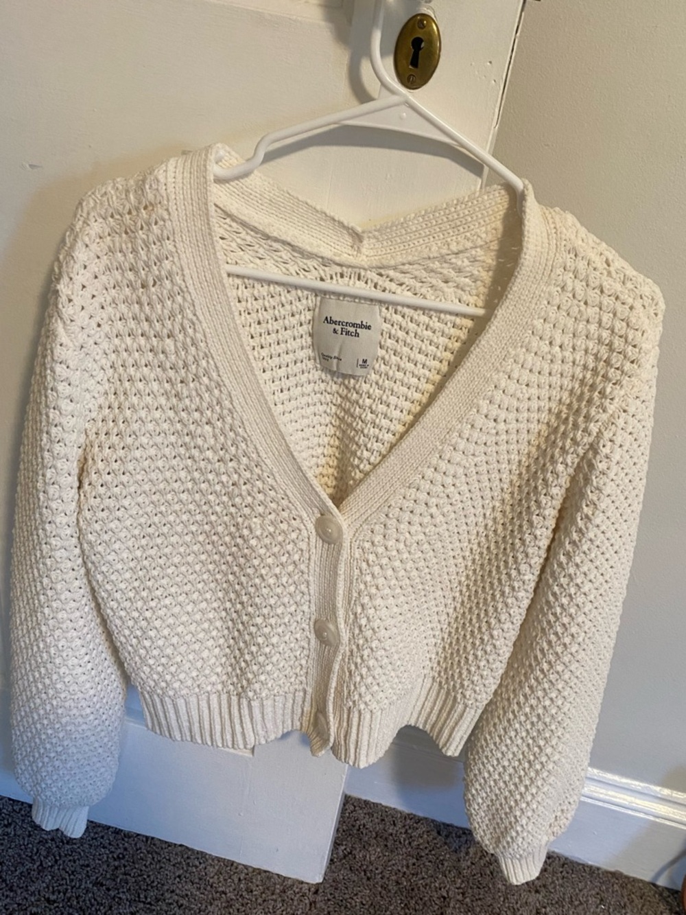 Like New Abercrombie & Fitch Cream Textured V-Neck Buttoned Cardigan